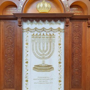 פרוכת מנורה למנצח
