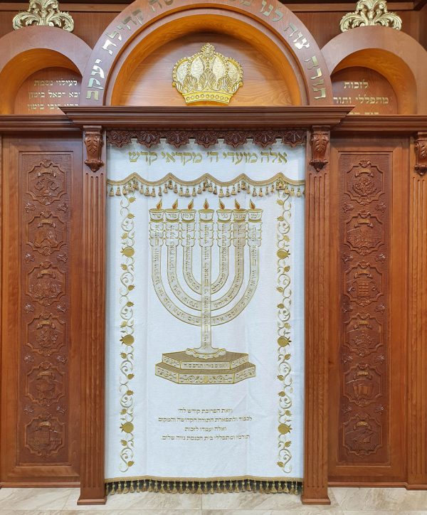 פרוכת מנורה למנצח